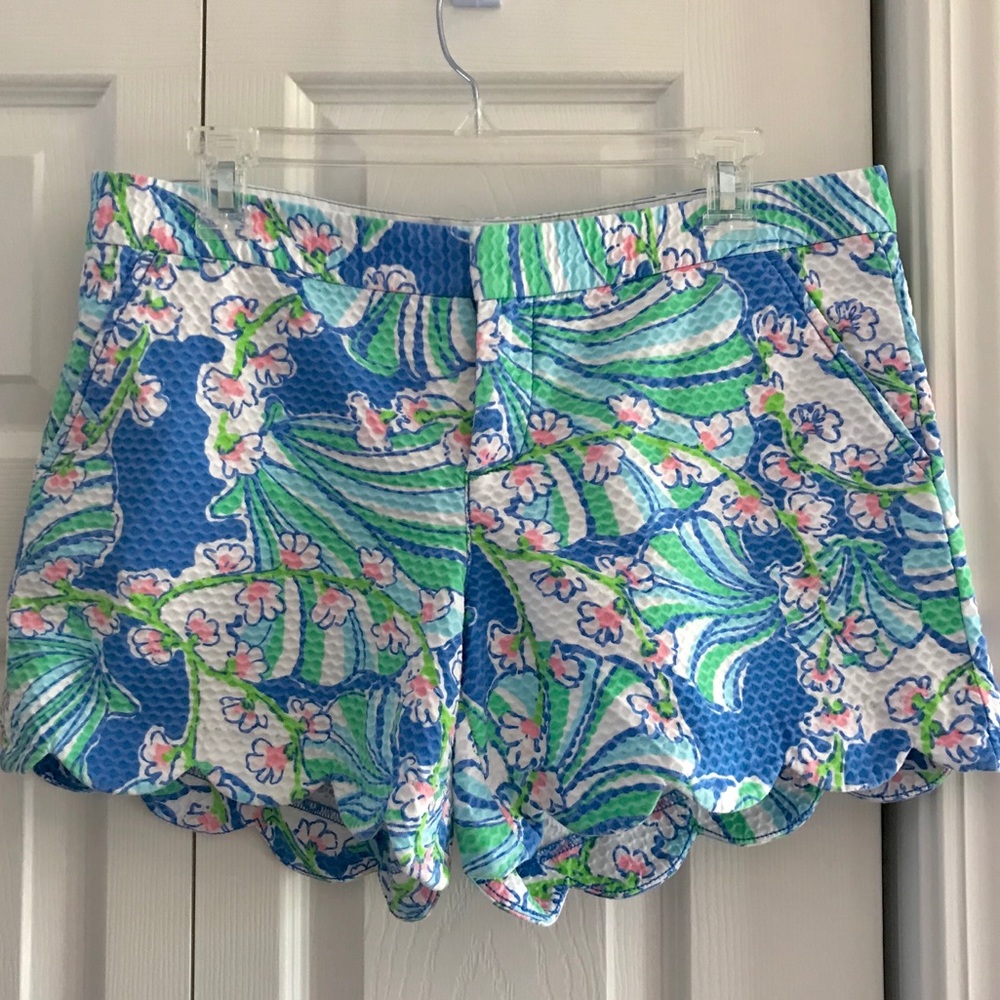 Lilly Pulitzer Buttercup shorts, scalloped, 8